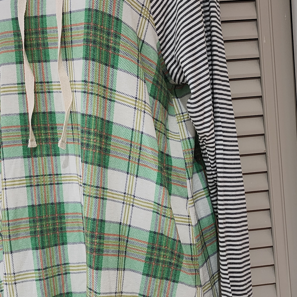CY Fashion Plaid and Striped Green Hoodie NWOT - Picture 8 of 10